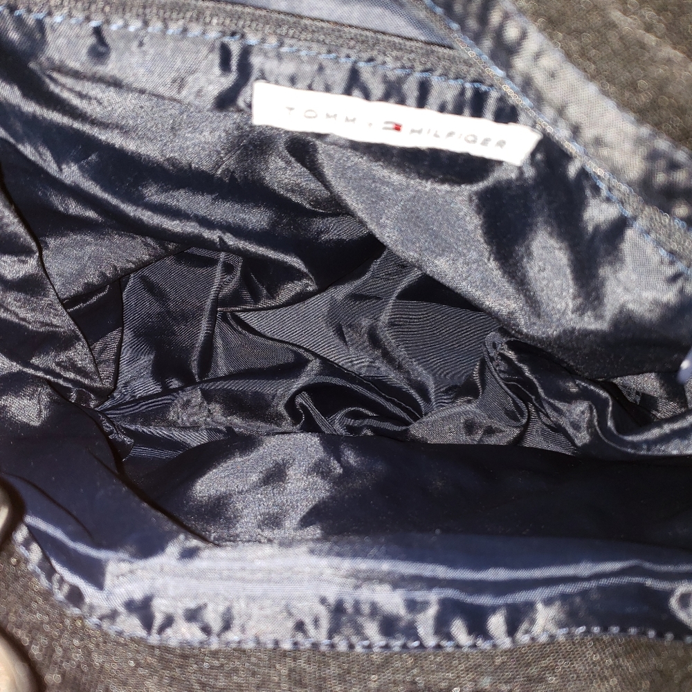 SALE 7 FOR $20 Tommy Hilfiger Crossbody Purse - Picture 4 of 6